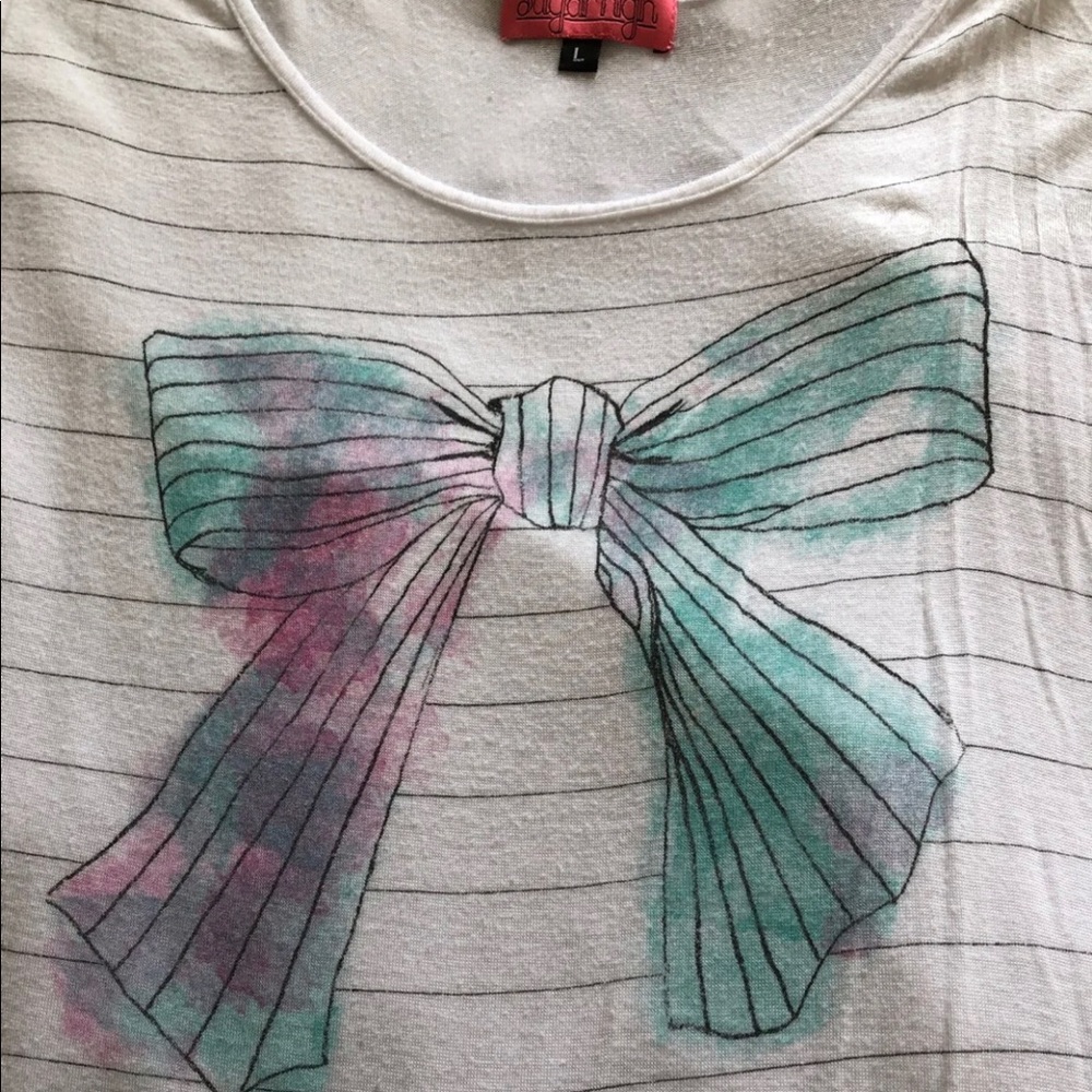 Cropped graphic blouse - Picture 2 of 3
